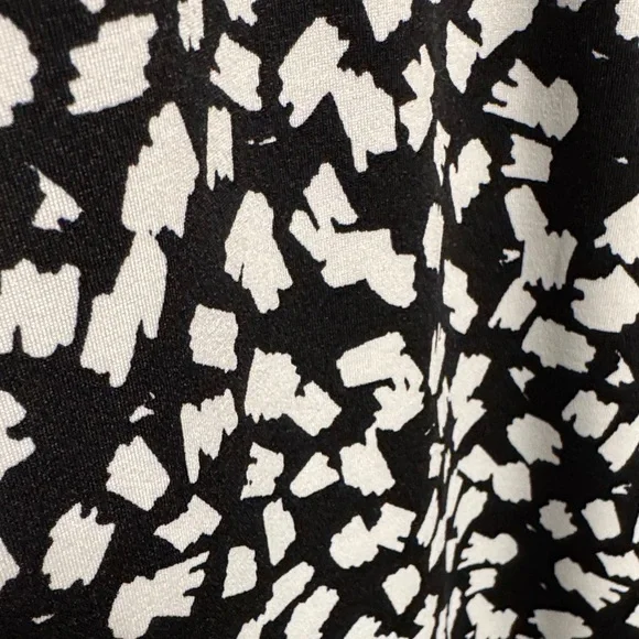 Tiana B. Black and White Floral Midi Dress - Picture 3 of 4